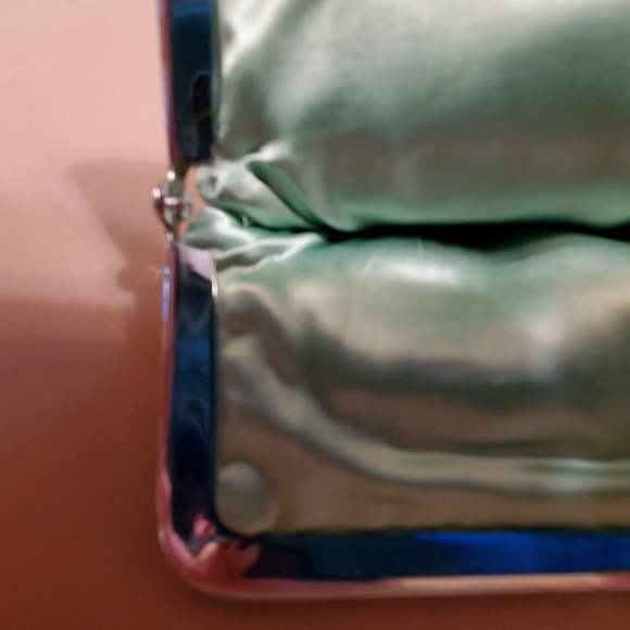 Hand beaded embroidered clutch purse - Picture 9 of 11